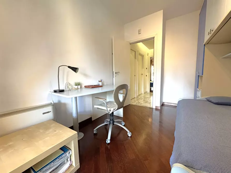 Immagine 28 di Appartamento in vendita  in Via Budapest a Roma