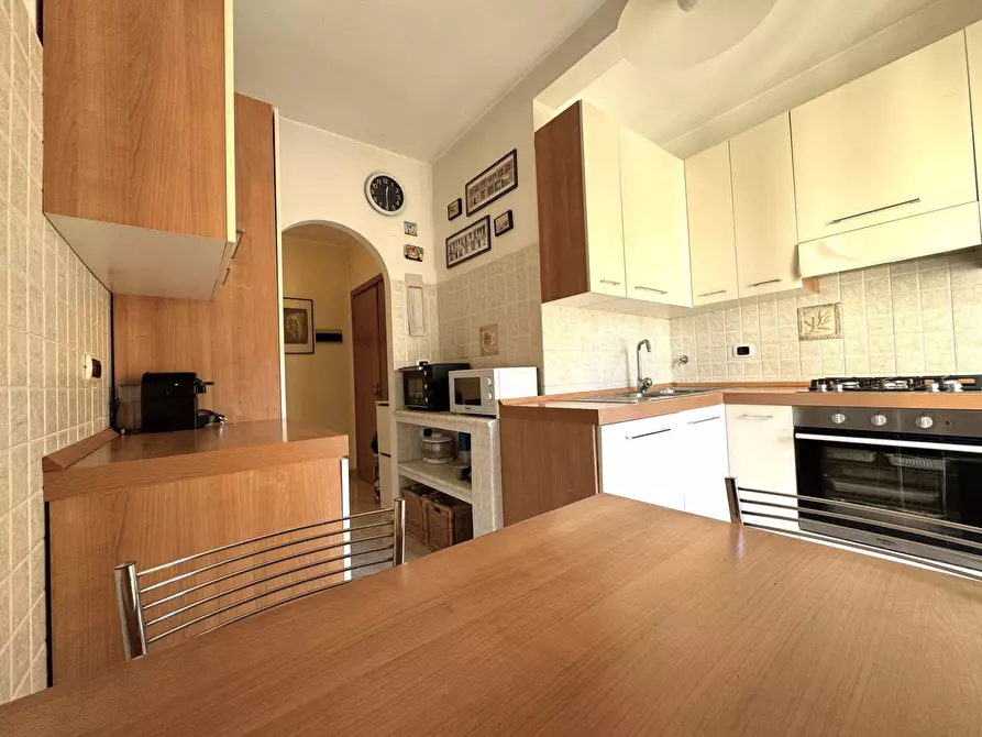 Immagine 20 di Appartamento in vendita  in Gerolamo Cardano a Roma