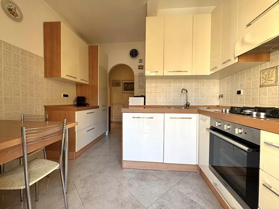 Immagine 21 di Appartamento in vendita  in Gerolamo Cardano a Roma