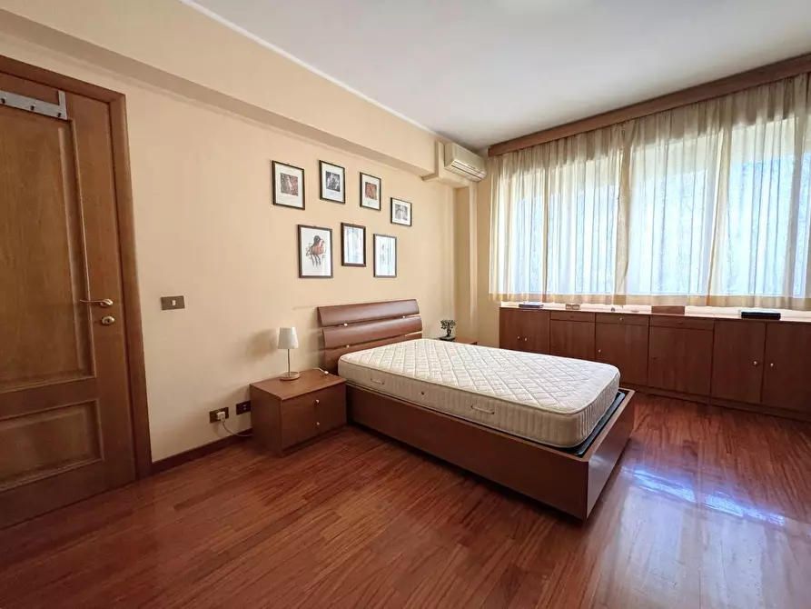 Immagine 24 di Appartamento in vendita  in Gerolamo Cardano a Roma