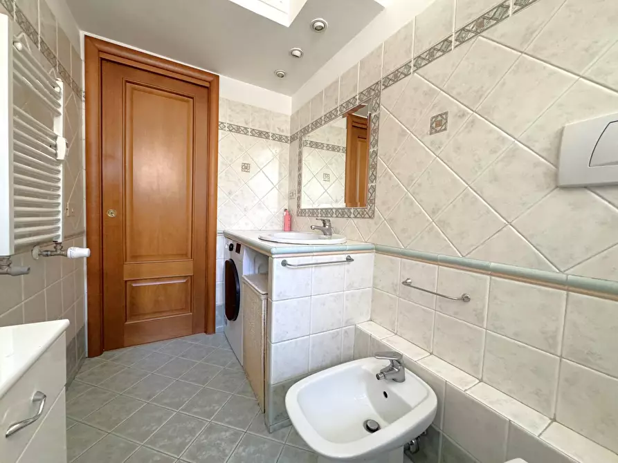 Immagine 29 di Appartamento in vendita  in Gerolamo Cardano a Roma