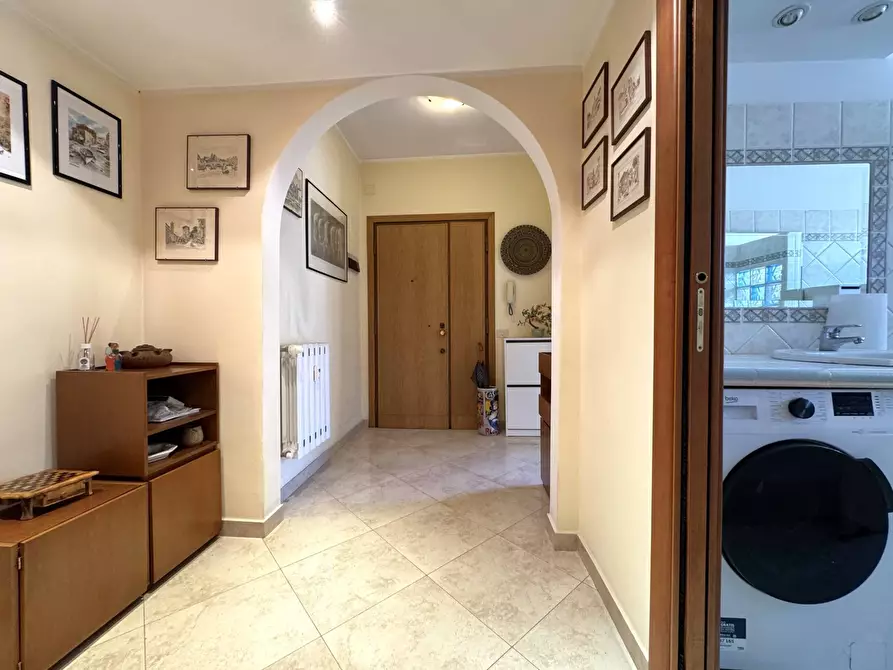 Immagine 30 di Appartamento in vendita  in Gerolamo Cardano a Roma