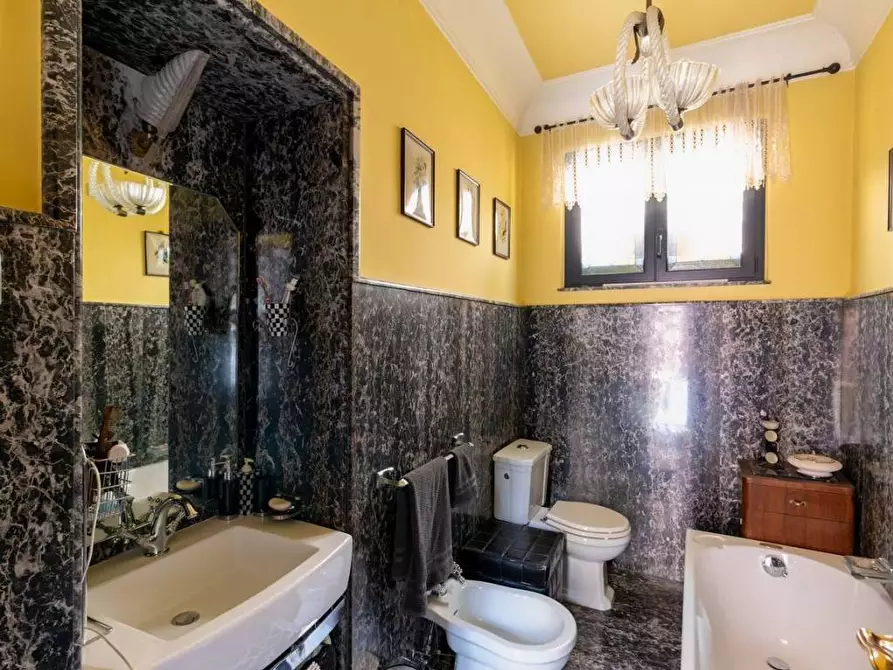 Immagine 19 di Appartamento in vendita  a Teramo