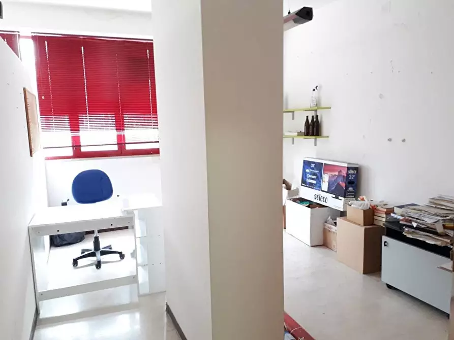 Immagine 5 di Ufficio in affitto  in Via C. Colombo a Teramo