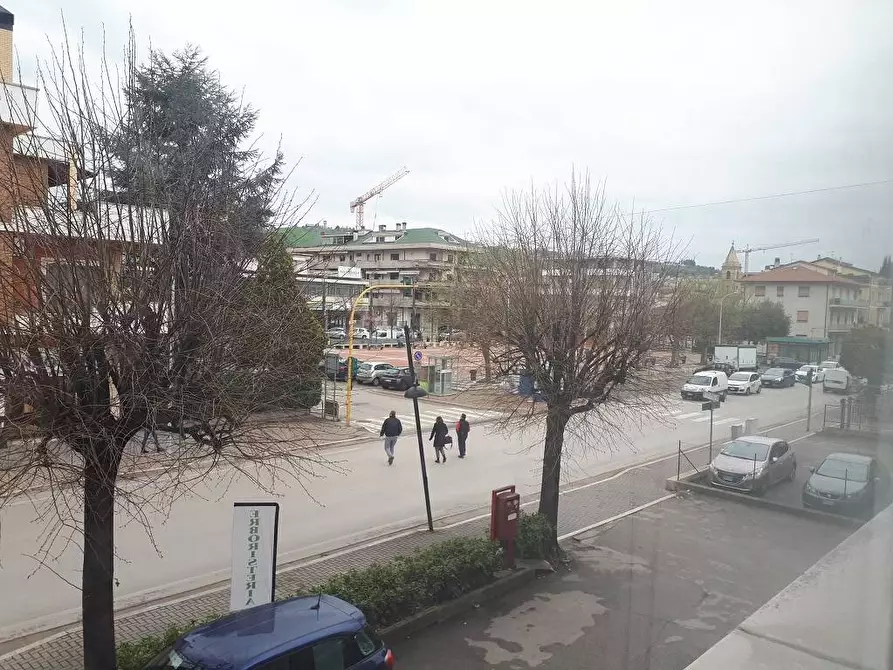 Immagine 11 di Ufficio in affitto  in Via C. Colombo a Teramo