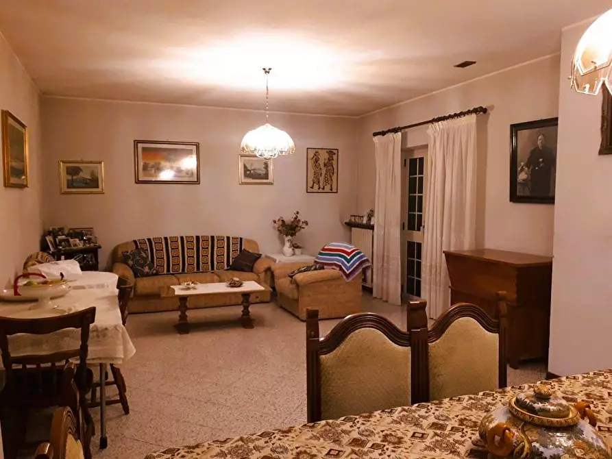 Immagine 15 di Casa indipendente in vendita  in Strada Provinciale 47 a Teramo