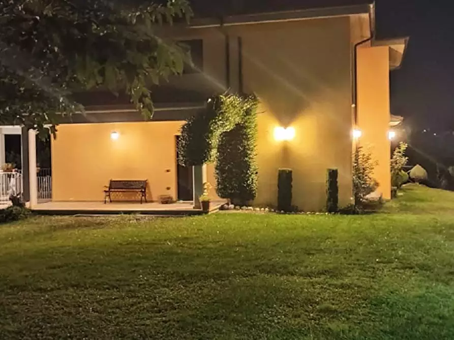 Immagine 5 di Villa in vendita  in Via A. Bafile a Teramo