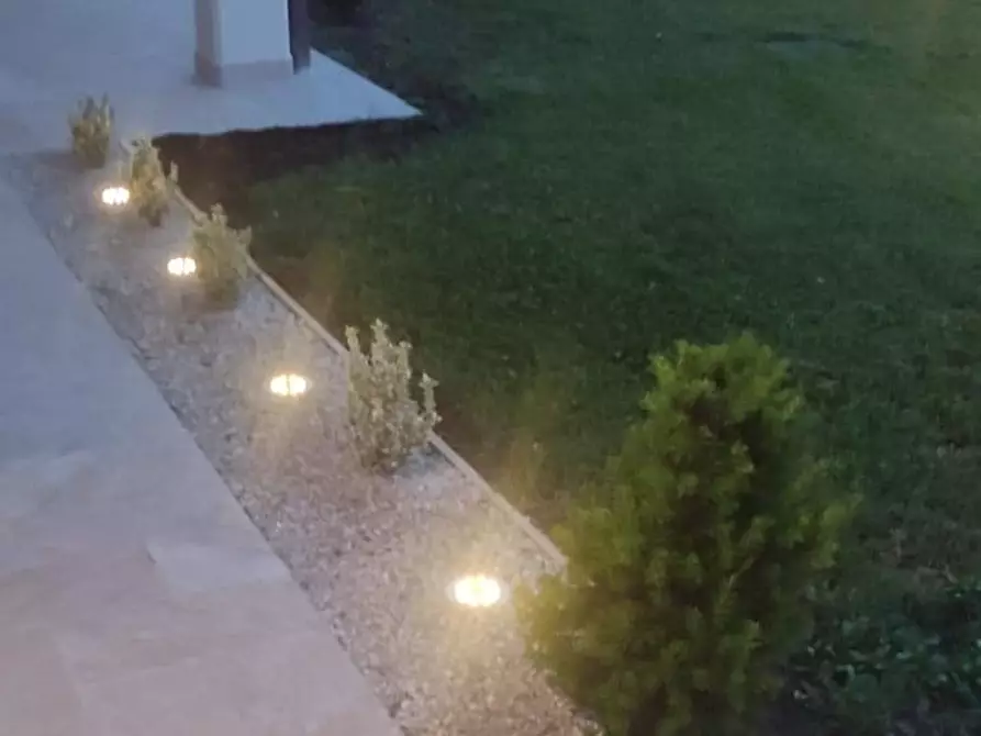 Immagine 7 di Villa in vendita  in Via A. Bafile a Teramo