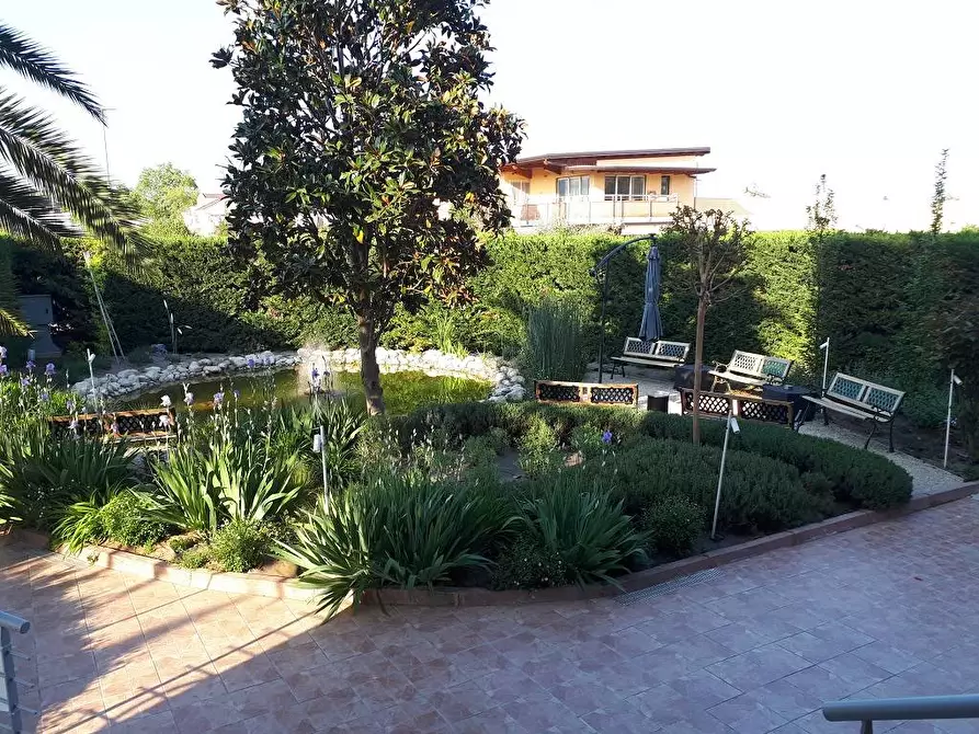 Immagine 7 di Locale commerciale in affitto  in Via C. Bruschelli a Teramo