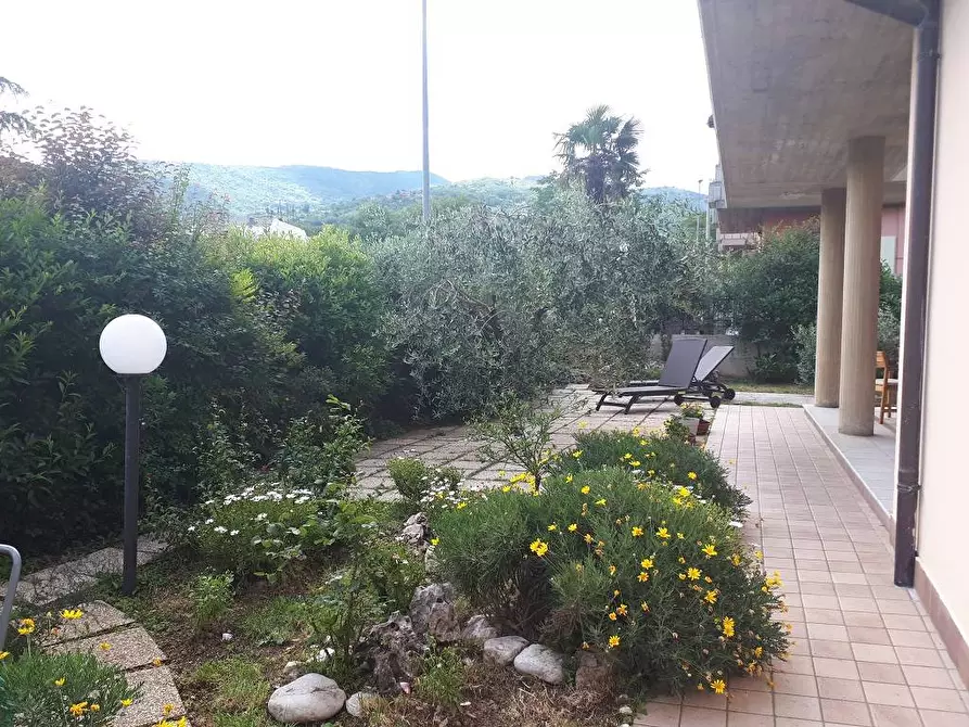 Immagine 3 di Villa in vendita  in Via Giorgio Perlasca a Teramo