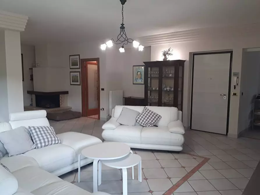 Immagine 10 di Villa in vendita  in Via Giorgio Perlasca a Teramo