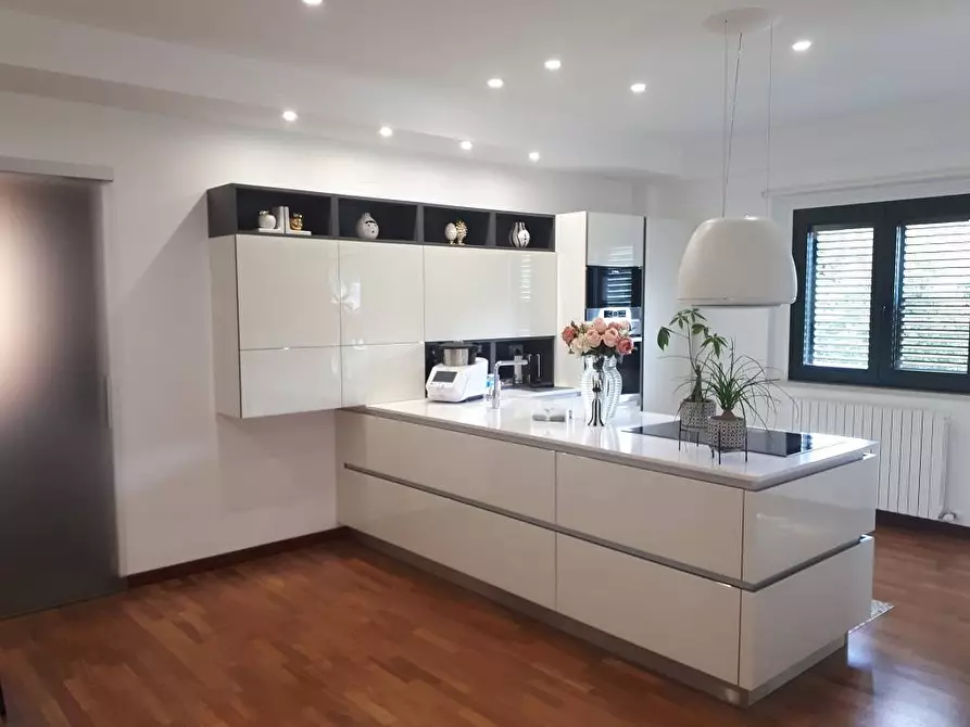 Immagine 22 di Villa in vendita  in Via Giorgio Perlasca a Teramo