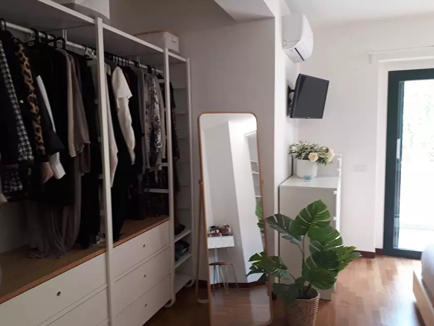 Immagine 26 di Villa in vendita  in Via Giorgio Perlasca a Teramo