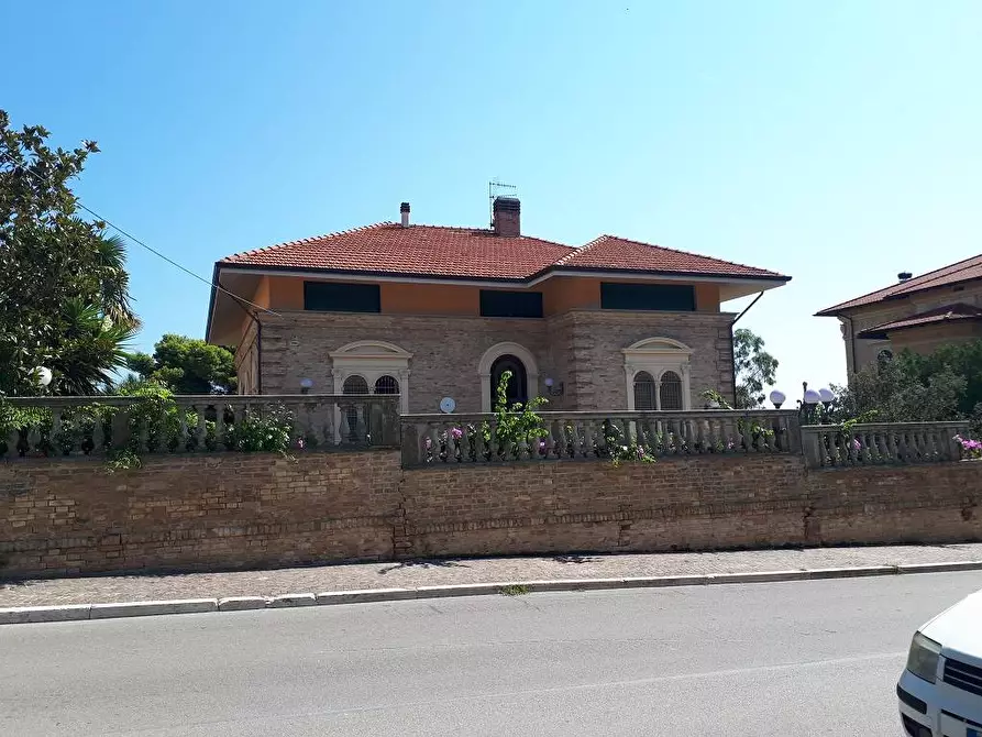 Immagine 4 di Villa in vendita  in Viale dello Splendore a Giulianova