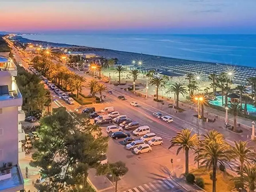 Immagine 3 di Locale commerciale in affitto  a Giulianova