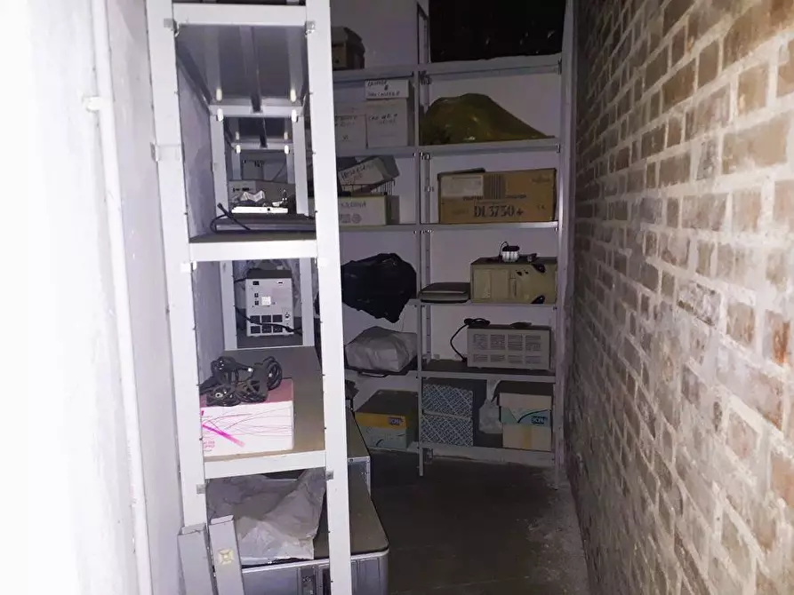 Immagine 7 di Locale commerciale in vendita  in Via Berardo Mezzucelli a Teramo