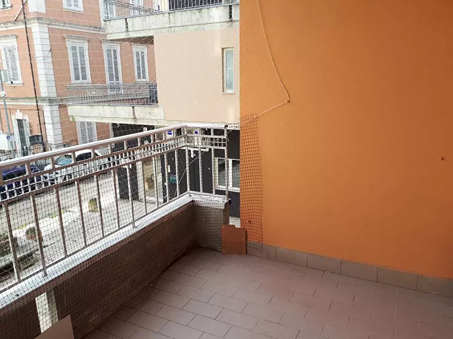 Immagine 9 di Appartamento in vendita  in Via Zola a Giulianova
