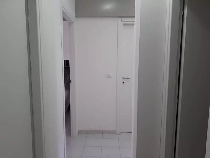 Immagine 11 di Appartamento in vendita  in Via Zola a Giulianova