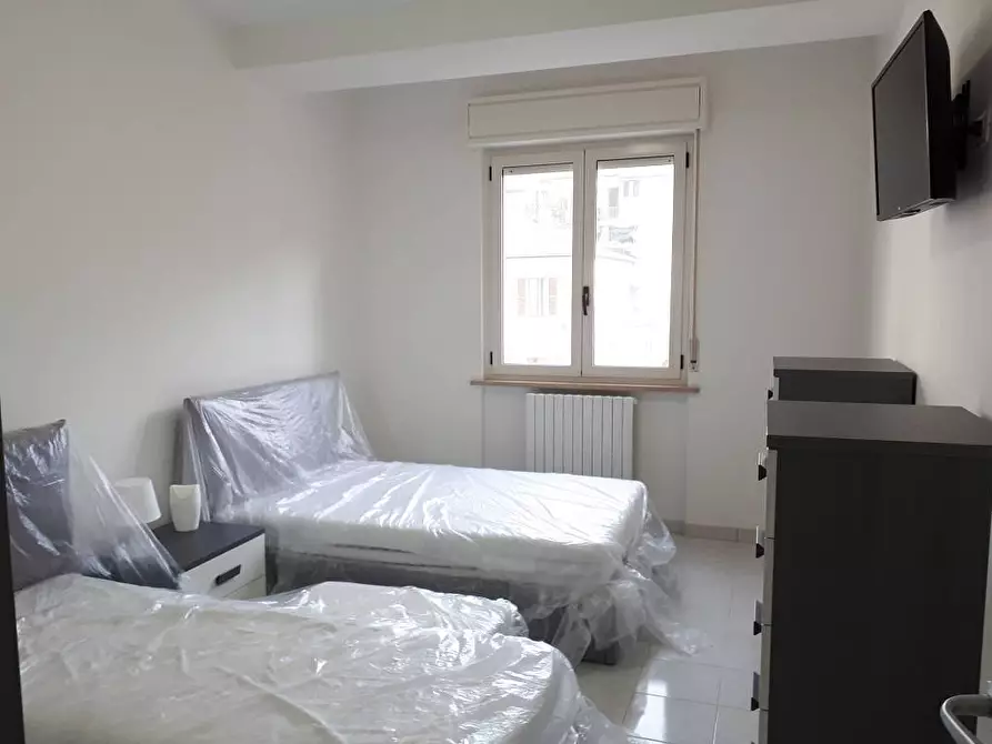 Immagine 13 di Appartamento in vendita  in Via Zola a Giulianova