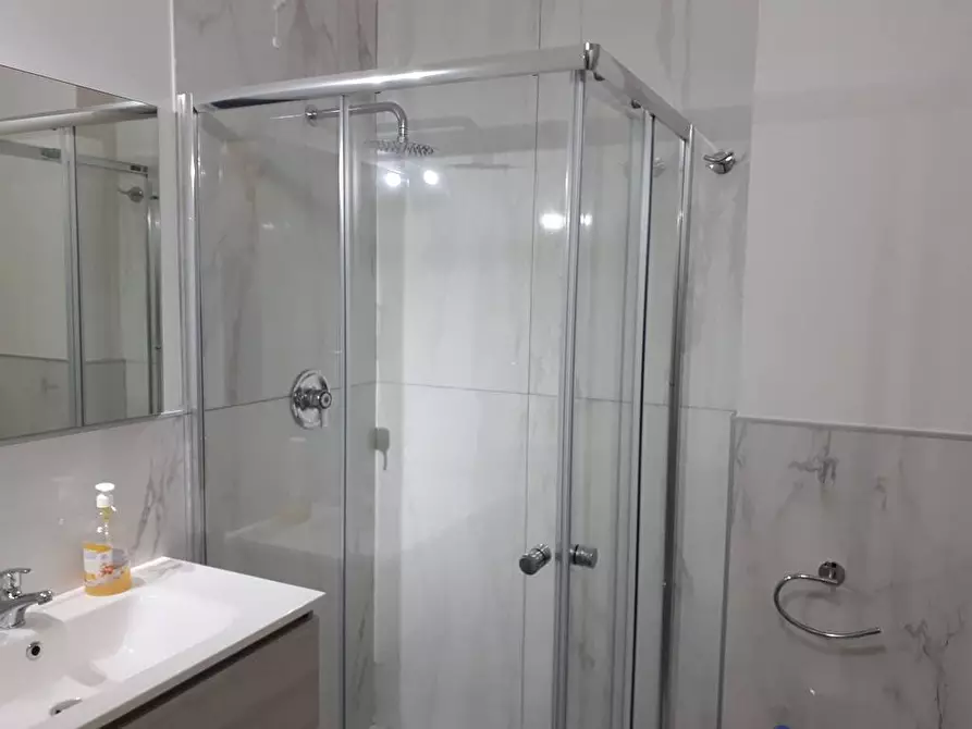 Immagine 15 di Appartamento in vendita  in Via Zola a Giulianova