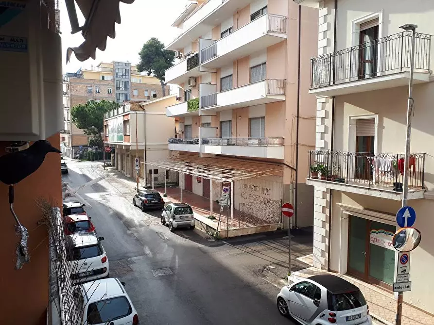 Immagine 21 di Appartamento in vendita  in Via Zola a Giulianova
