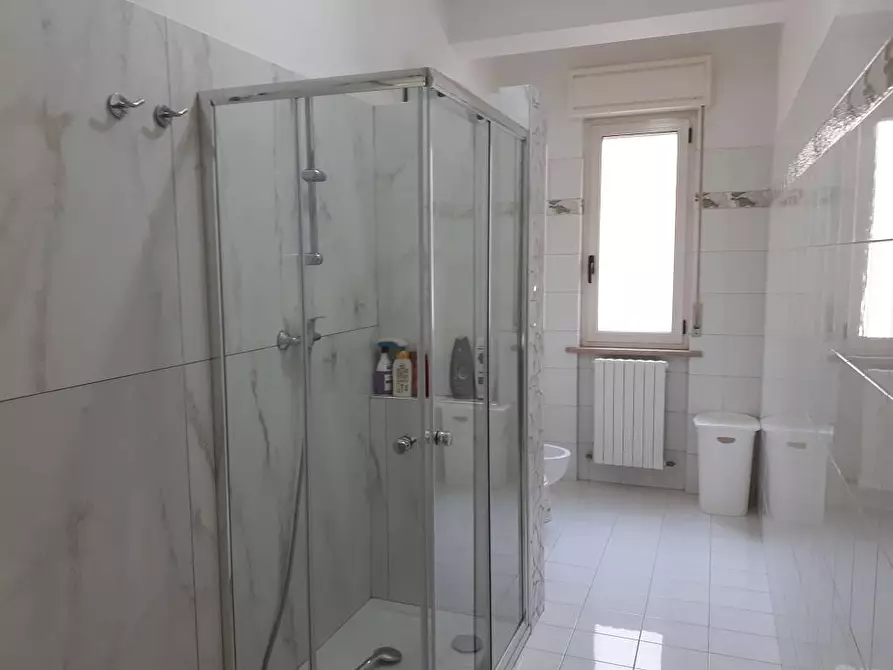 Immagine 26 di Appartamento in vendita  in Via Zola a Giulianova