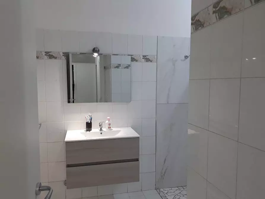 Immagine 25 di Appartamento in vendita  in Via Zola a Giulianova