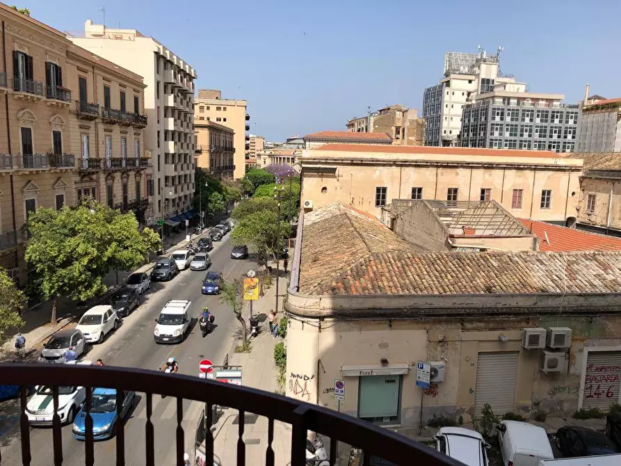 Immagine 1 di Appartamento in affitto  in Via Dante a Palermo