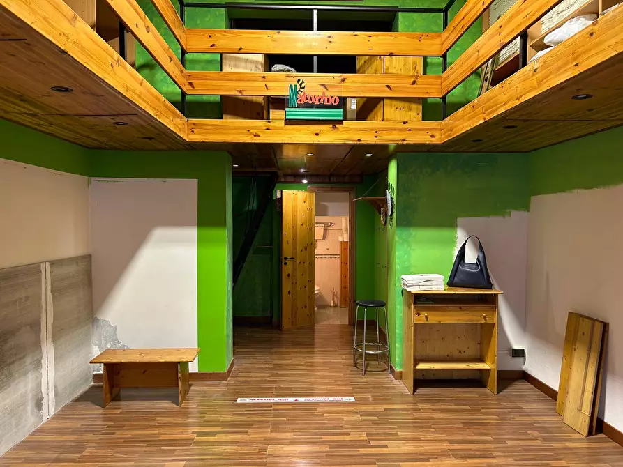 Immagine 4 di Locale commerciale in affitto  in Via Del Bersagliere a Palermo