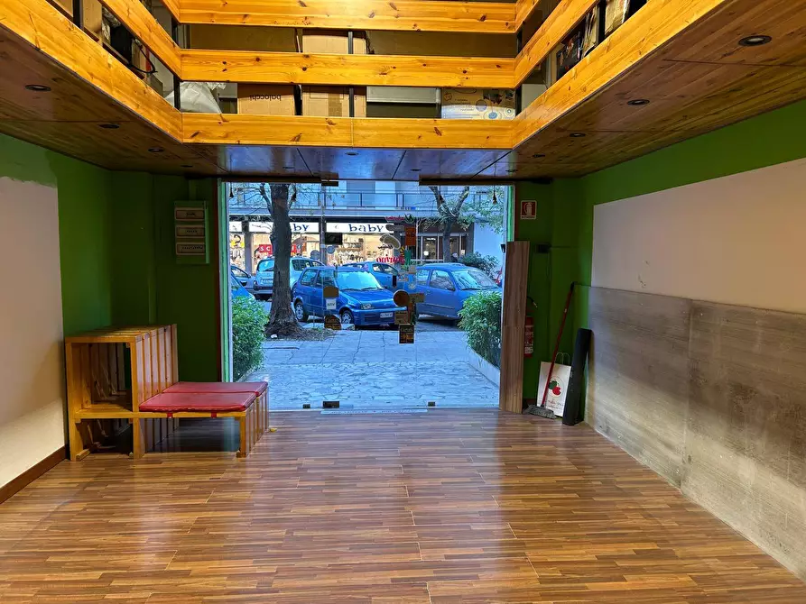 Immagine 5 di Locale commerciale in affitto  in Via Del Bersagliere a Palermo