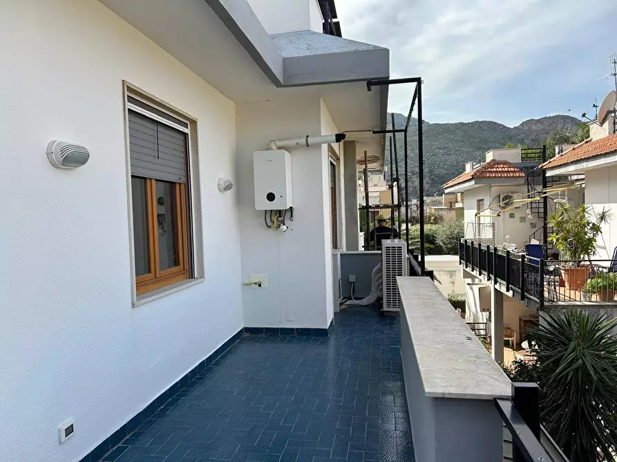 Immagine 20 di Villetta a schiera in affitto  in Via Lucrezio a Palermo