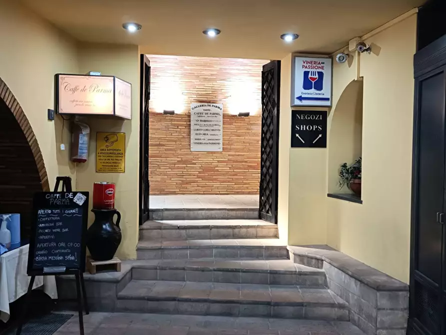 Immagine 5 di Locale commerciale in affitto  in Via Santa Maria a Vasto