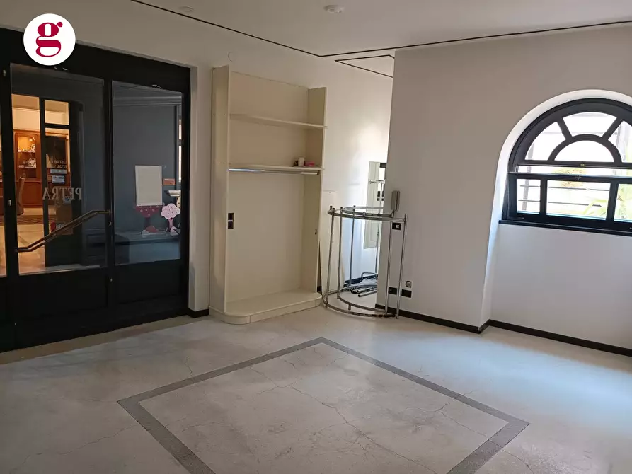 Immagine 10 di Locale commerciale in affitto  in Via Santa Maria a Vasto