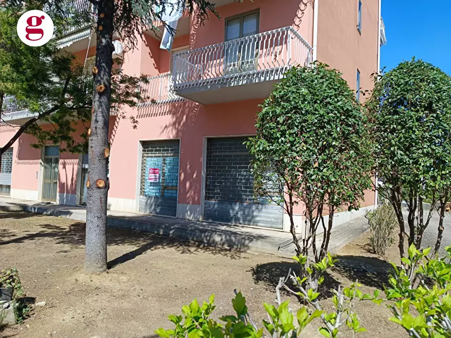 Immagine 2 di Locale commerciale in affitto  in Via delle Gardenie a Vasto