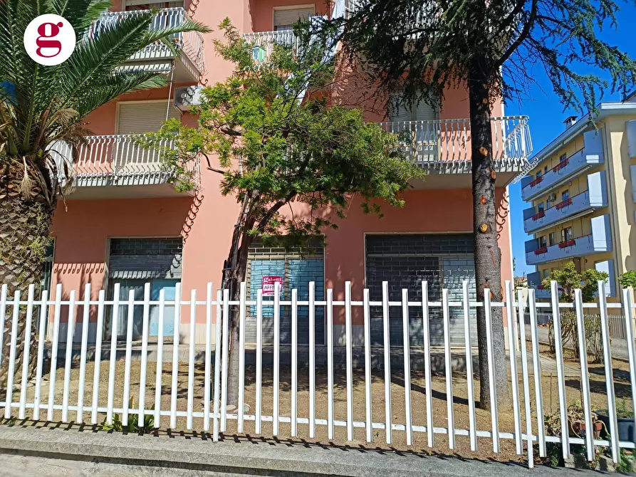 Immagine 3 di Locale commerciale in affitto  in Via delle Gardenie a Vasto