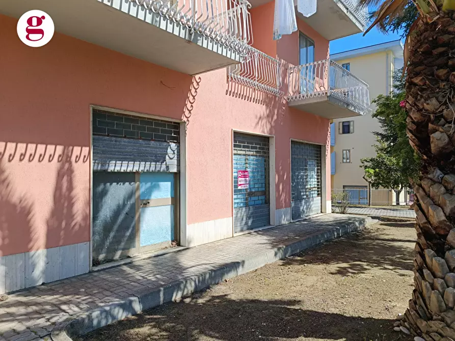 Immagine 4 di Locale commerciale in affitto  in Via delle Gardenie a Vasto