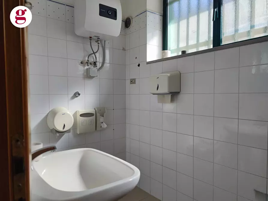 Immagine 10 di Locale commerciale in affitto  in Via del Porto a Vasto