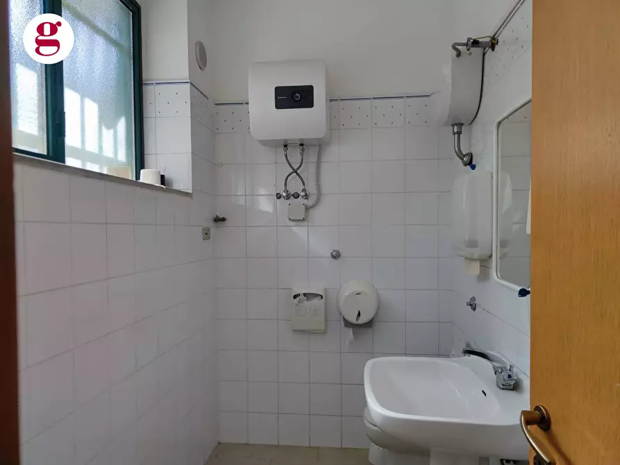 Immagine 13 di Locale commerciale in affitto  in Via del Porto a Vasto