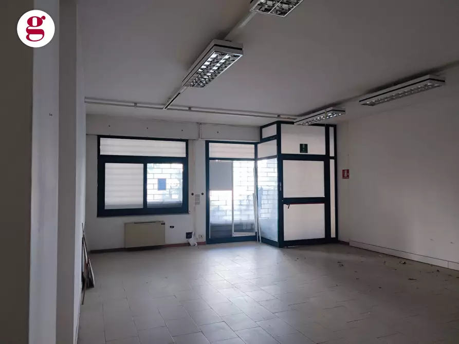 Immagine 20 di Locale commerciale in affitto  in Via del Porto a Vasto