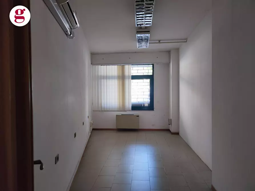 Immagine 21 di Locale commerciale in affitto  in Via del Porto a Vasto