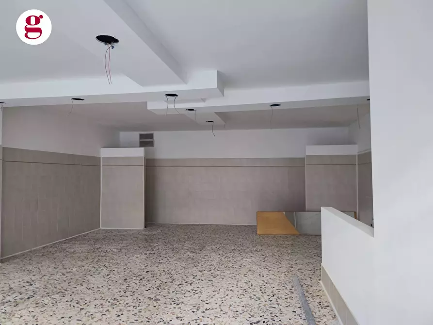 Immagine 3 di Locale commerciale in vendita  in Via Canaccio a Vasto