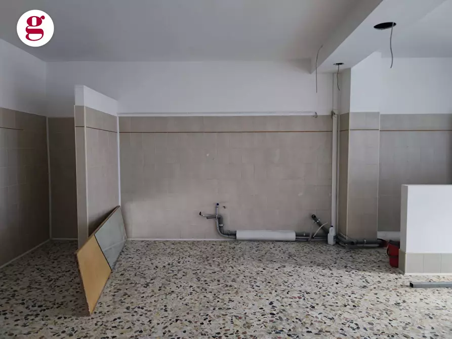 Immagine 5 di Locale commerciale in vendita  in Via Canaccio a Vasto