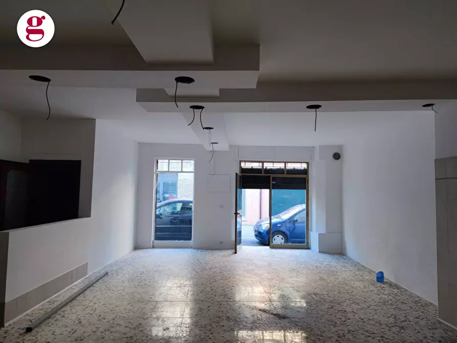 Immagine 6 di Locale commerciale in vendita  in Via Canaccio a Vasto