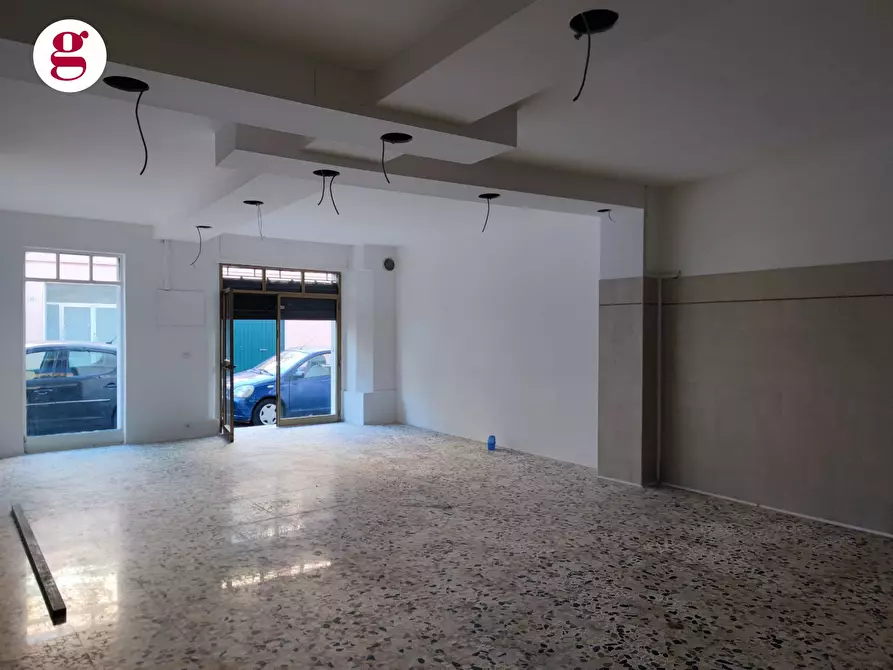 Immagine 7 di Locale commerciale in vendita  in Via Canaccio a Vasto