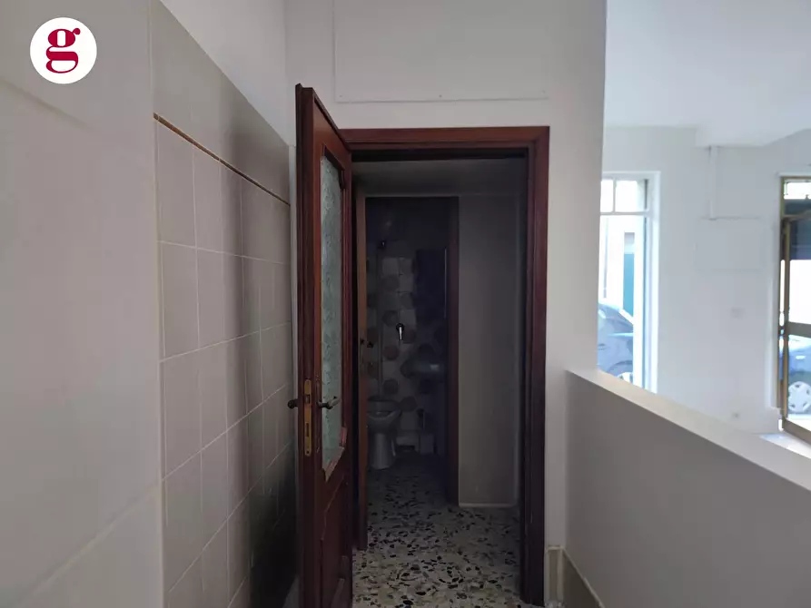 Immagine 9 di Locale commerciale in vendita  in Via Canaccio a Vasto
