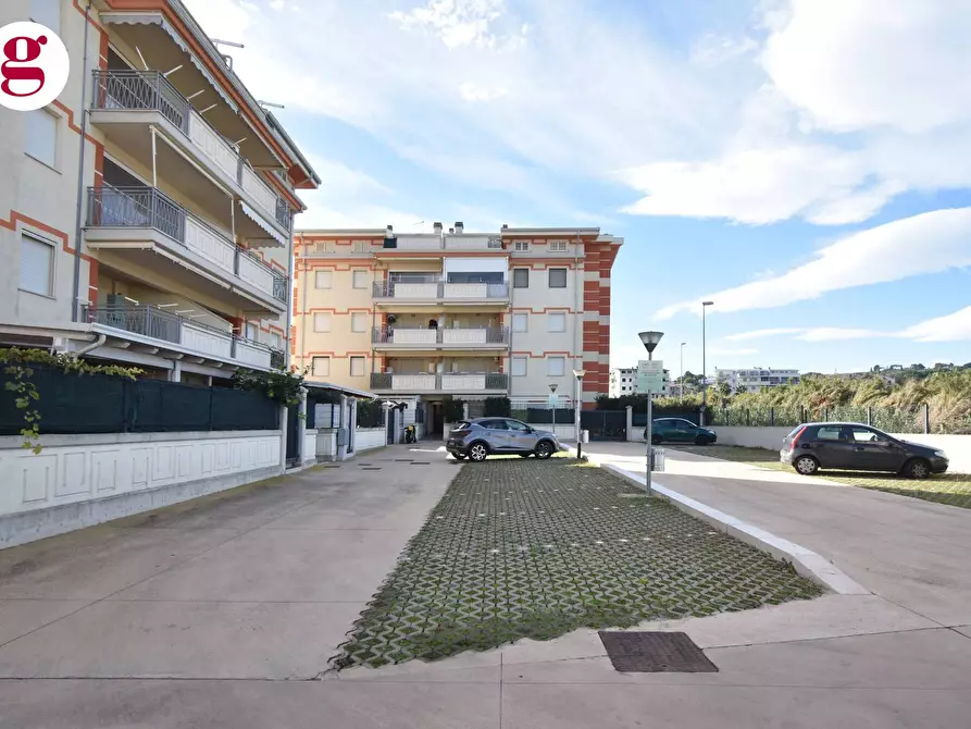 Immagine 19 di Appartamento in vendita  in Strada Statale 16 Sud a Vasto