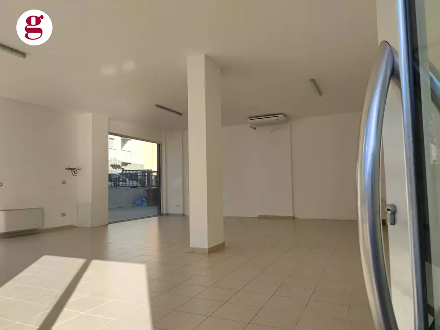 Immagine 1 di Locale commerciale in affitto  in Via Alessandrini a Vasto