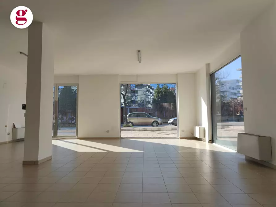 Immagine 7 di Locale commerciale in affitto  in Via Alessandrini a Vasto