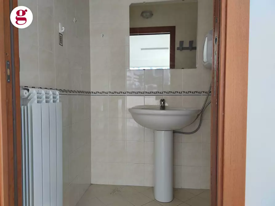 Immagine 10 di Locale commerciale in affitto  in Via Alessandrini a Vasto