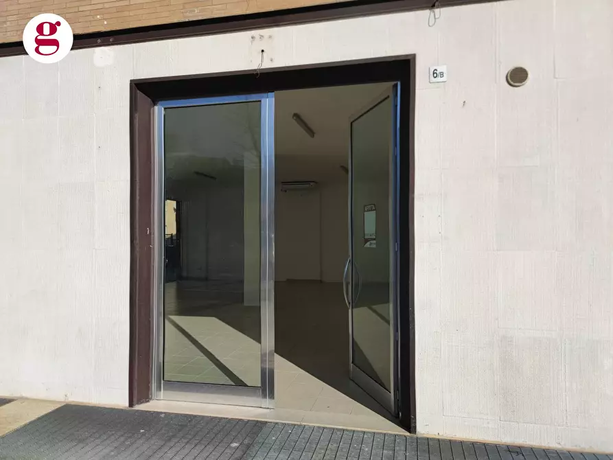 Immagine 12 di Locale commerciale in affitto  in Via Alessandrini a Vasto